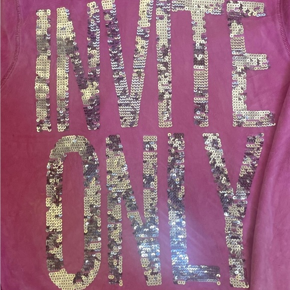 VS PINK HTF VIBTAGE RARE BLING “INVITE ONLY” FAUX FUR HOODIE sz. L - Picture 6 of 8